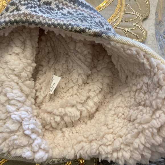 Mukluks woman’s snow bunny faux fur helmet knit hat and arm warmer sleeves 3pc - Picture 8 of 13